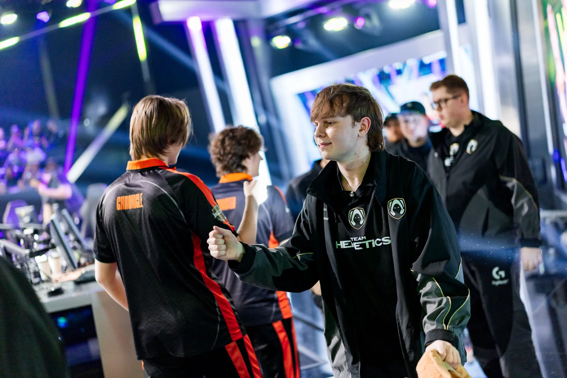 Fnatic tras ganar a Team Heretics en VCT