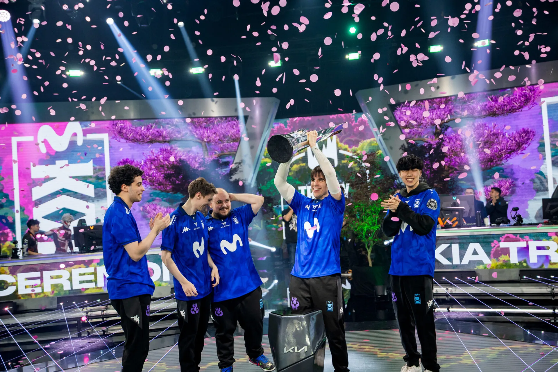 Movistar KOI levantando la LEC