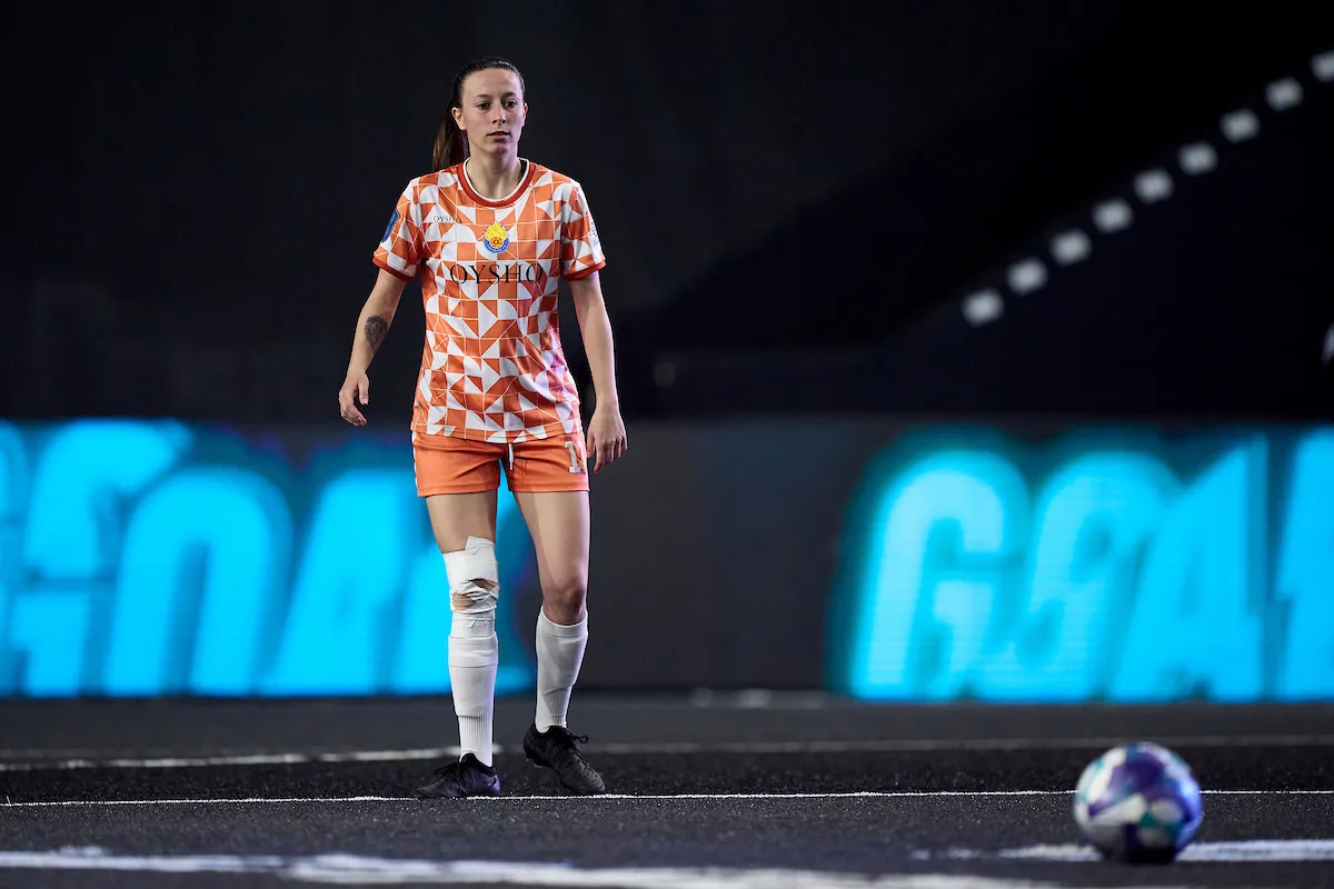 Elena Benítez en un partido de la Queens League Elena Benítez en un partido de la Queens League con Saiyans