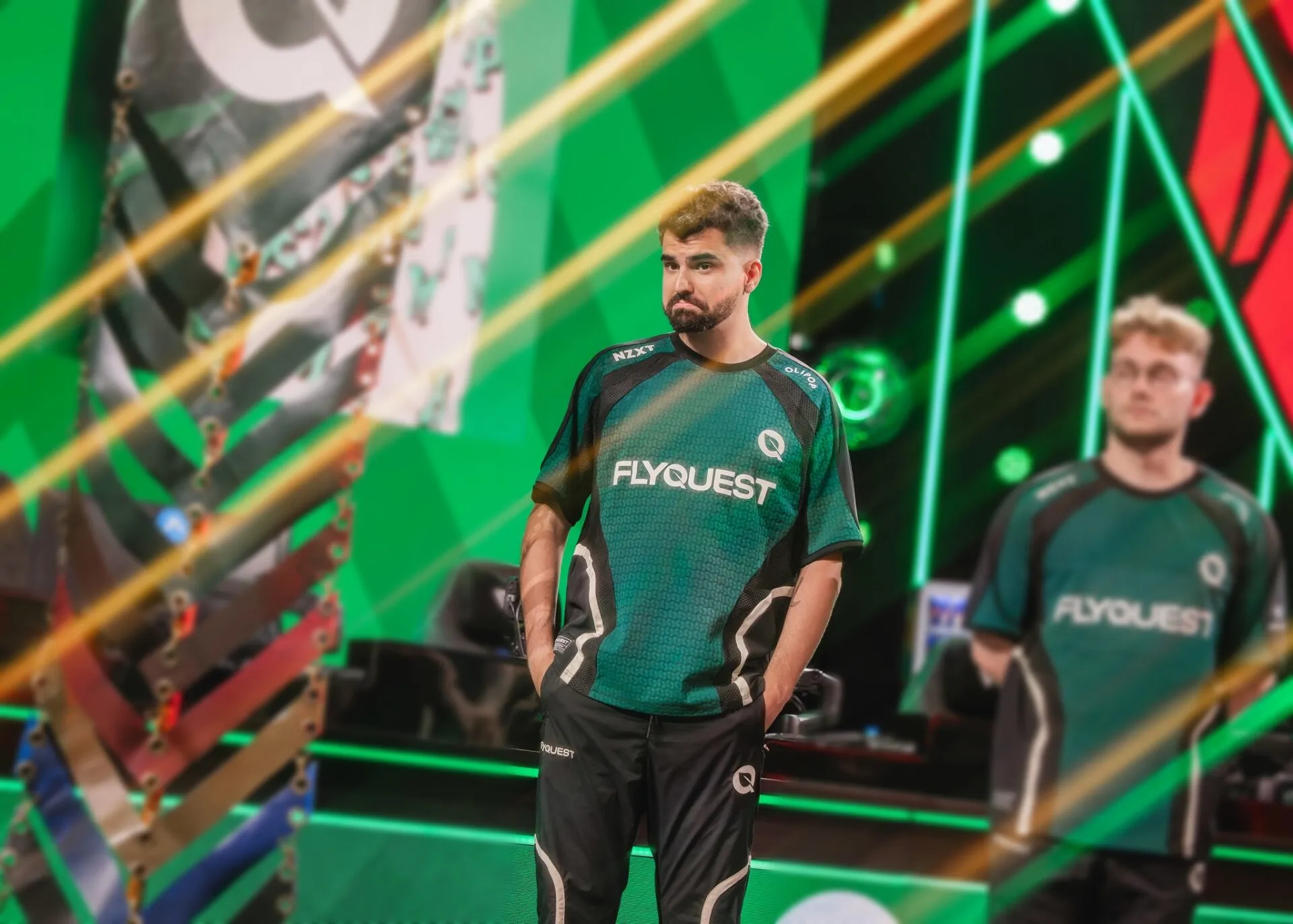 Bwipo es suspendido por FlyQuest por comentarios machistas