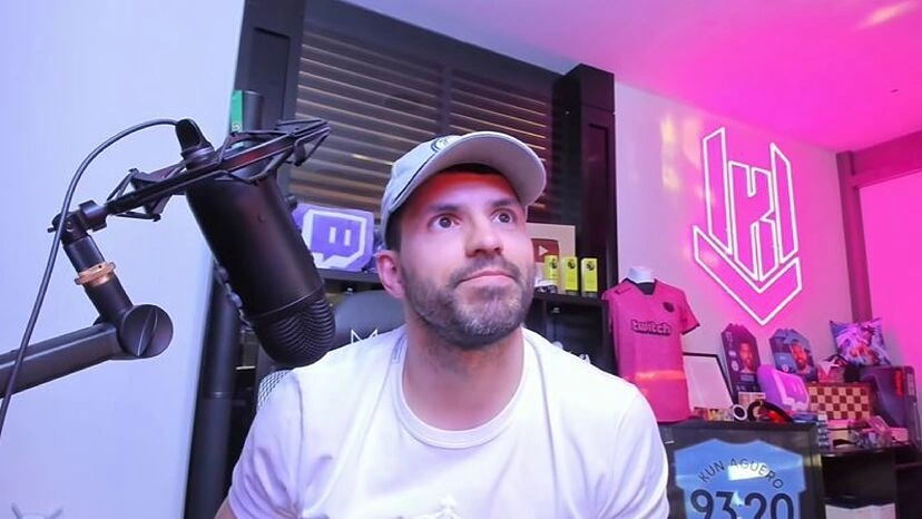 Kun Agüero streameando