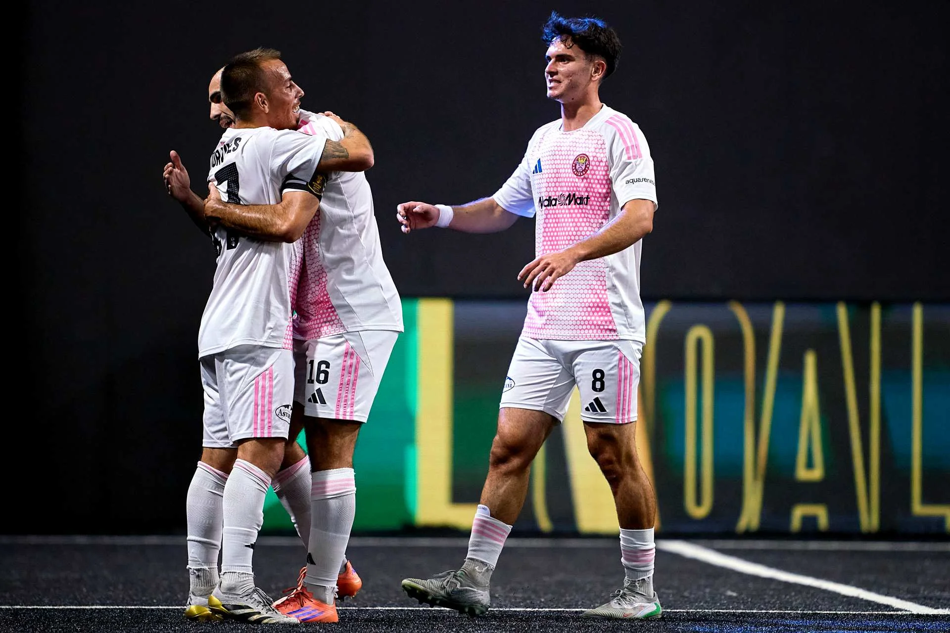 Porcinos en la Kings Cup Porcinos celebra un gol en la Kings Cup