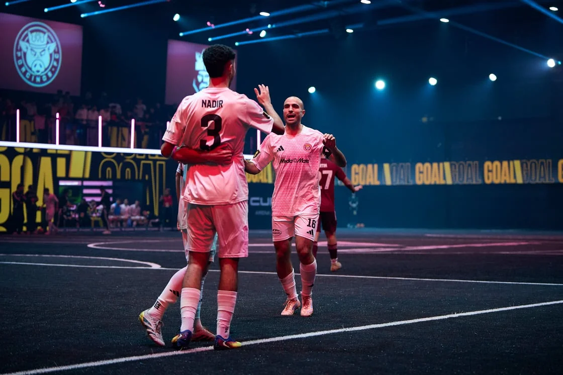 Porcinos contra G2 en la final de la Kings Cup