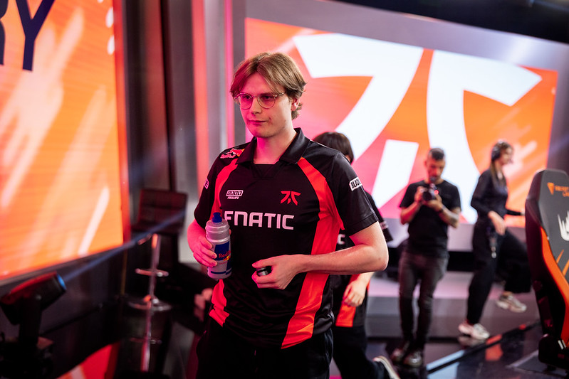 Fnatic consuma su fracaso en LEC 2026: fuera de playoffs tres años después Se consuma el desastre de Fnatic en LEC este 2026.