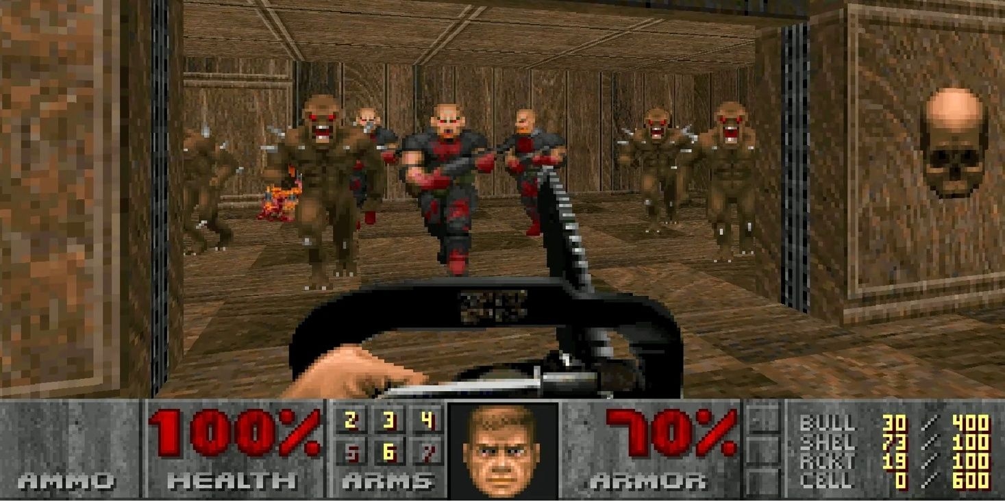 De avatares a Héroes: cómo Overwatch revolucionó los shooters DOOM motosierra