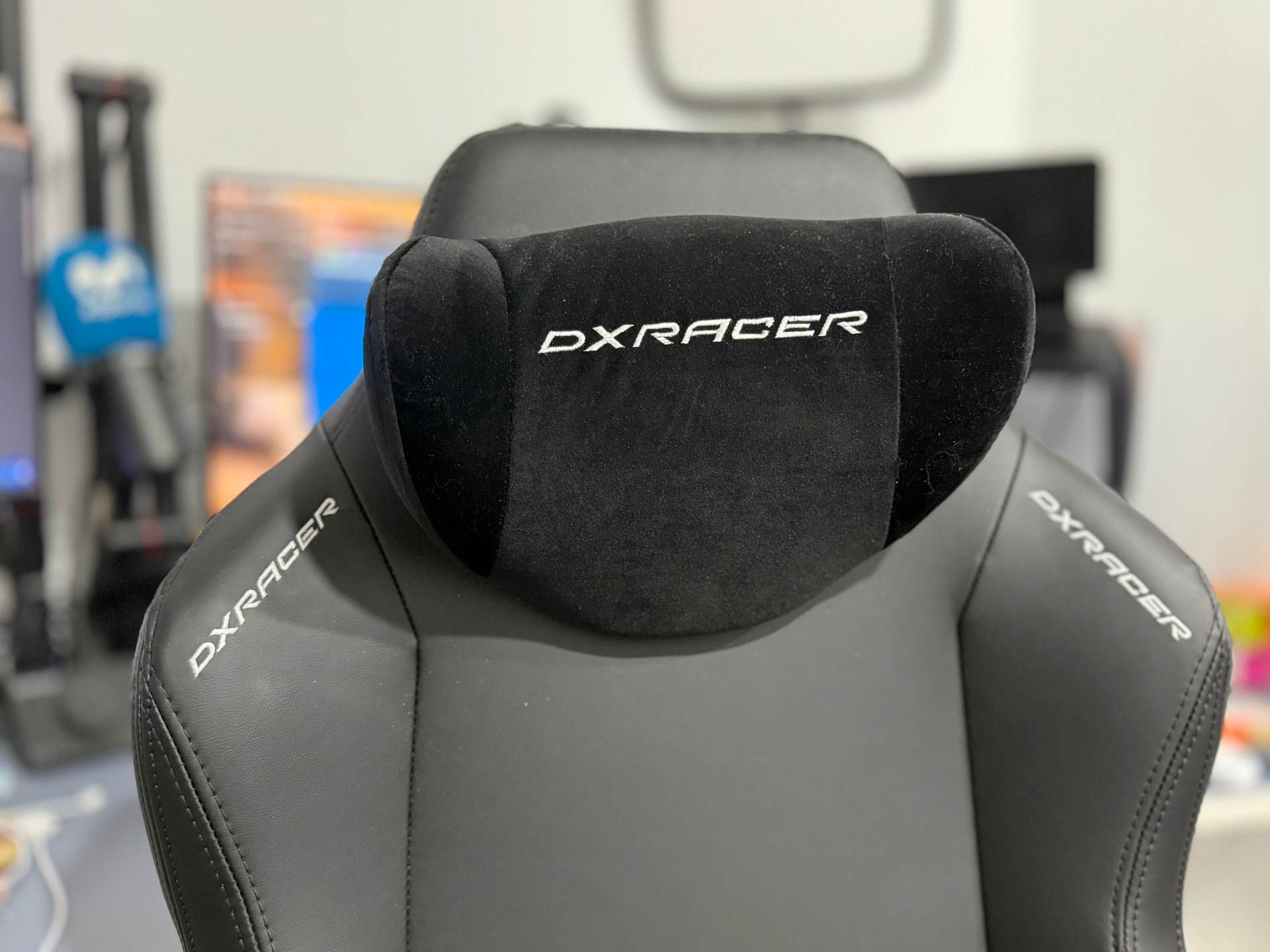 Review de la silla gaming DXRacer Craft: inversión segura para tu setup Reposacabezas de la silla gaming DXRacer Craft