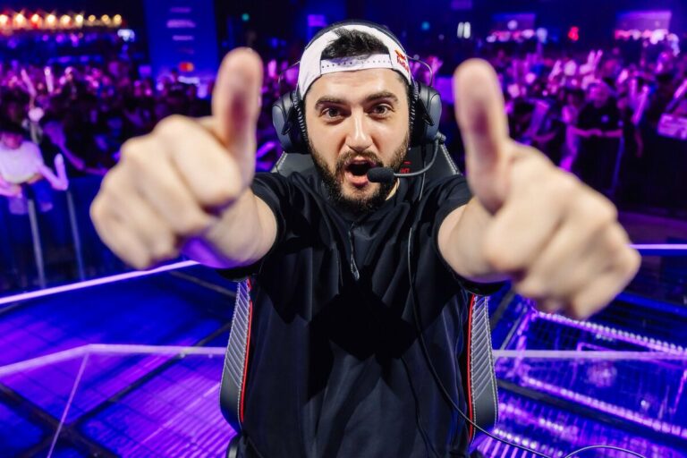 Mixwell contra Zerator en el showmatch de la final del VCT EMEA de Barcelona