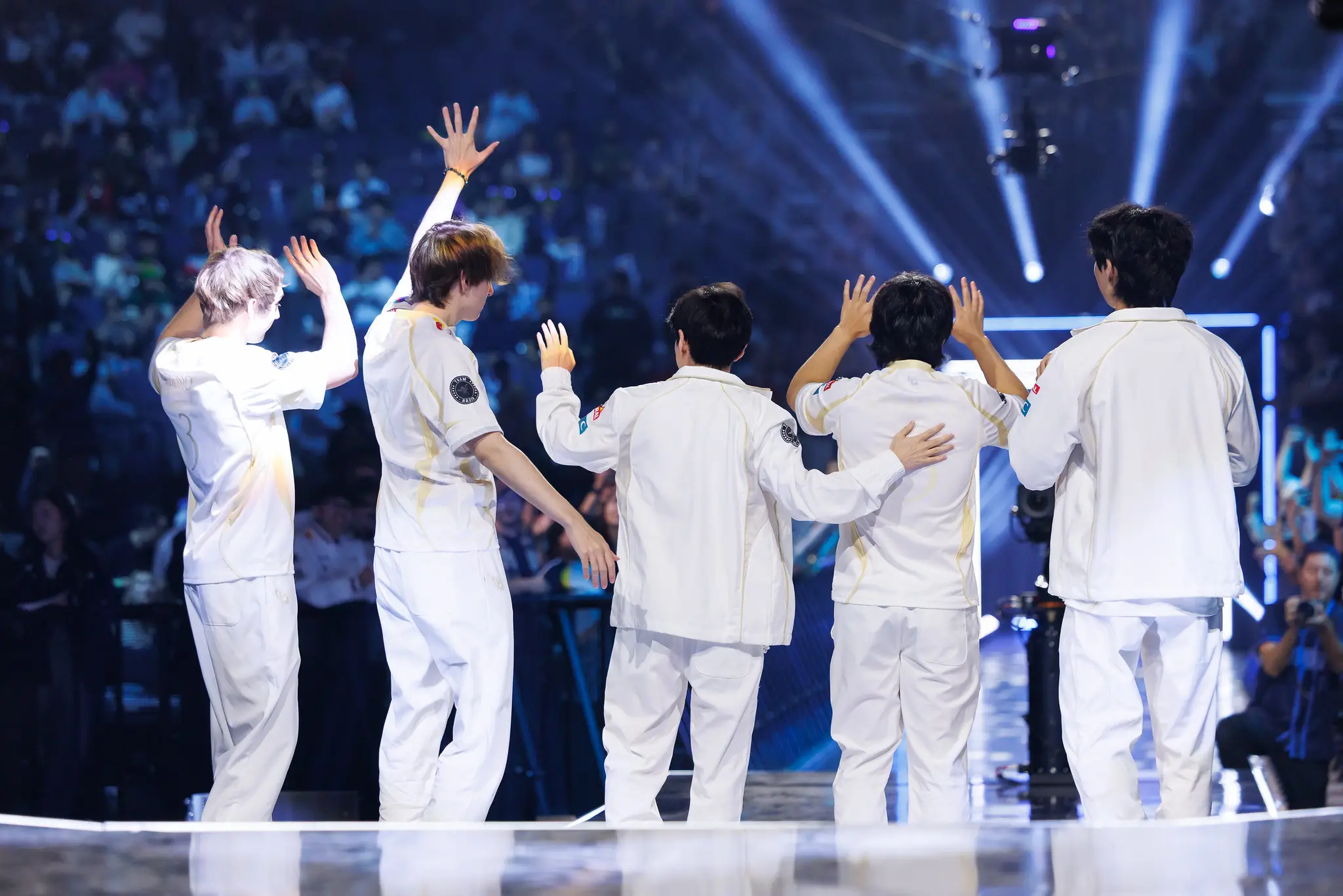 Karmine Corp tira una partida surrealista en Worlds 2026.