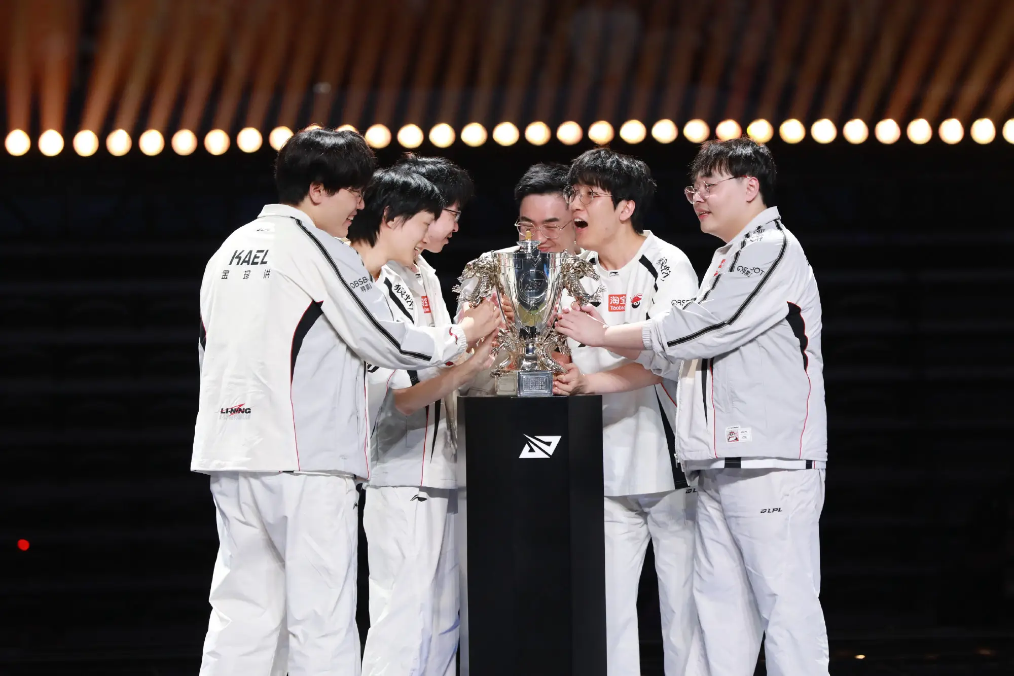 Análisis de Anyone's Legend en Worlds 2026.